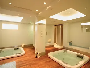 Far Out Hotel & Spa - Image 4