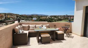 Ático esquinero con preciosas vistas al Valle del Este Golf con piscina comunitaria! - Image 3