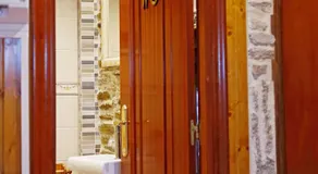 Aqua Rooms Sarria - Image 4