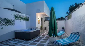 CASA MIKELE by Sarikas - SEA SIDE SUITES and STUDIOS -adults only - Image 4