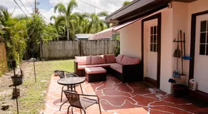 Light & Cozy House in Pompano Beach - BBQ, Patio, Parking - Image 4