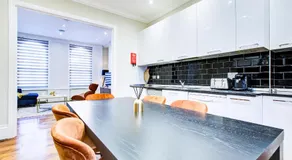 Hybrid Resi - London, Battersea near Power Station - Image 5