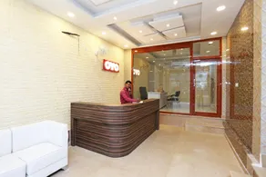 Capital O Hotel Rosewood Inn - Image 3
