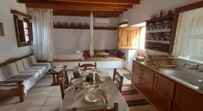 Traditional house in Asfendiou - Image 3