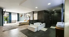 Villa with private pool in Vallromanes - Next to Golf Club, 25 min from Barcelona, 10 min from the Beach - Image 2