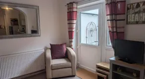 Sandham Hall Cottage - Image 2