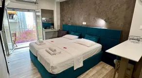 Emerald Lux Apartment - Image 2