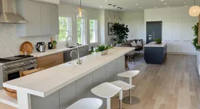 Hollywood Living 3 to 5 BR Townhomes with Free Parking - Image 2