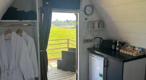 Dolafon luxury glamping pod 1 with hot tub - Image 3