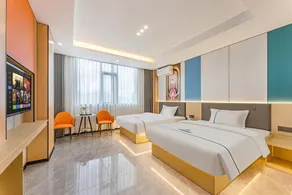 Cheng Feng Smart Suites Hotel (Jiangmen Xinhui Siqian Town Wencang Plaza Branch) - Image 2