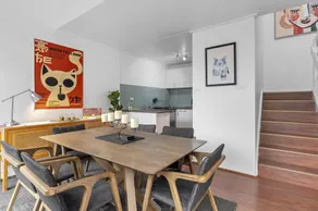 Spacious 3-Bed Townhouse with Courtyard - Image 3