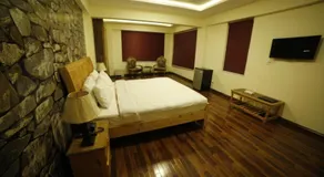 Chinar Resorts - Image 2
