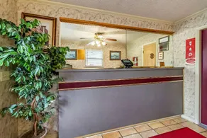 Econo Lodge Worthington - Columbus North - Image 3