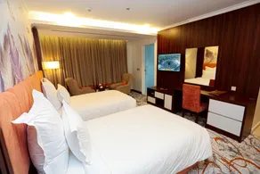 Tulip Plaza Hotel - Image 2