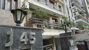 Divine India Service Apartment 4bhk, J45 Saket - Image 3