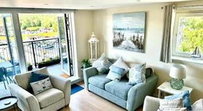 Riverside View Apartment in Balloch, Loch Lomond - Image 2