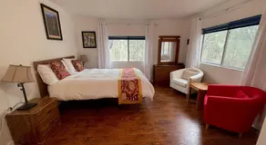 Green Cabin in Midpines - Image 2