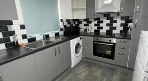 Bay Wind Apartment - Image 3