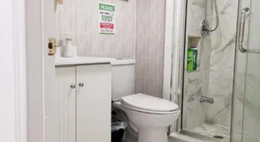 Tidy Private Rooms with Full Kitchen - Image 3