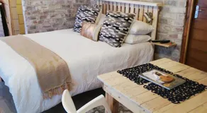 Pillow Place Parys - Image 2
