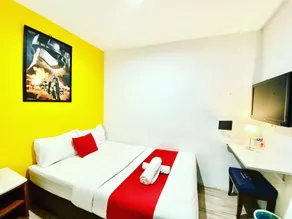 OYO 426 Hotel Aman - Image 2