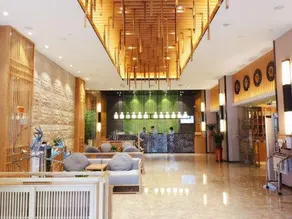 Plum Garden Yuezhu Hotel - Image 4