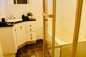 Vista Victor Harbor Beachfront Apartment No 4 - Image 3