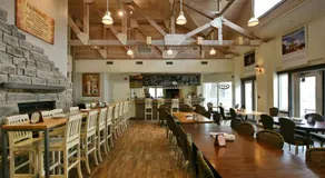 Artistic Hillside Loft - Image 4