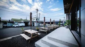 The Villa & Barrel Lounge - Image 2