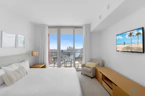 Balcony with View, Pool, Gym, Near Beach - Image 2