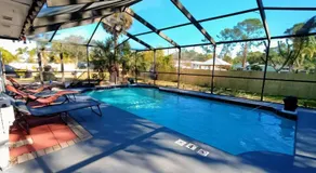 Sleeps 12 Heated Pool, Hot Tub, Pets, 5 min Beach - Image 3