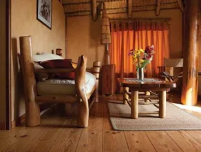 Stiltz Guest House - Image 4