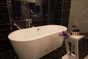 U HOTELS - Image 2