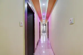 OYO 817319 King Guest House - Image 4