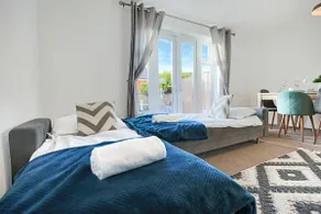Aylesbury House with Free Parking, Super-Fast Wifi and Smart TV with Netflix by Yoko Property - Image 2