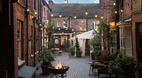 Bush Hotel Farnham - Image 4