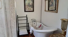 29onTait Guest House - Image 4