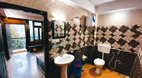 HOTEL NIRVANA - Image 5