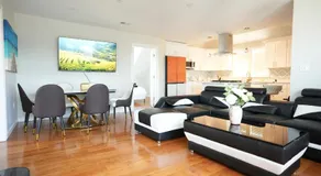 Coastal Stay 2 Modern Ocean View Apartments Walk to Beach 4 Free Parking Spaces - Image 2