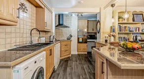4 Bed in Teignmouth oc-l28419 - Image 4