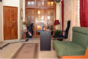 Delano Inn - Image 2