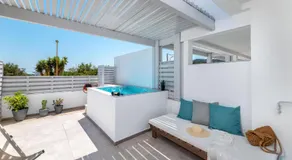 Kellys Luxury Apartments - Image 3