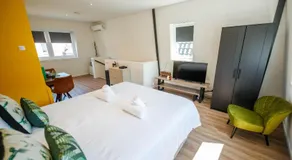 Deluxe 35m2 City Center Suite with Views - DB6C - Image 2