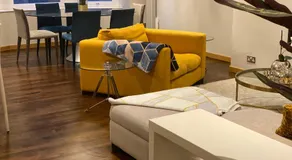 2 bed Chic Apartment in Glasgow City Centre - Image 3