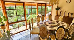 Maggie's Guesthouse - large property with pool, billiards, tennis court, BBQ & more - Image 4