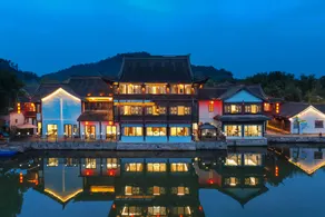Floral Hotel- Lotus Pond Moonlight Hotel Shaoxing Keyan Scenic Area - Image 3