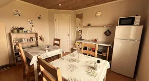 Johnnys Bed & Breakfast - Image 4