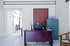 RedDoorz Syariah at Griya Soeratin Pacitan - Image 3
