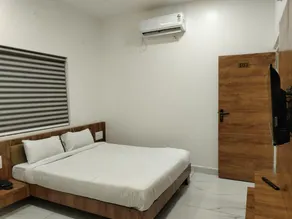 Hotel V & D Grand - Image 2