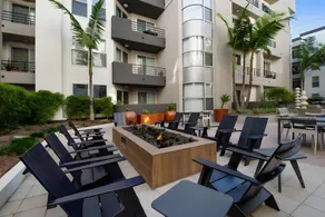 Exclusive Suites in MDR-Venice with Pool, GYM & HotTub - Image 2